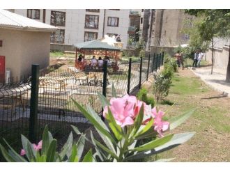 Hastane Bahçesine Dinlenme Alanı Yapılıyor