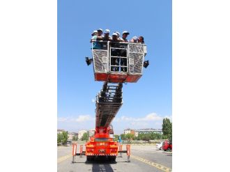 Öğrenciler Kurumları Tanıyor