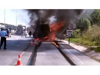 (Özel Haber) Seyir Halindeki Kamyonet İşte Böyle Yandı