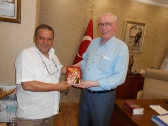 Şair, Ozan Ve Yazarlar Başkan Kurt’u Ziyaret Etti