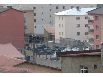 Yüksekova’da Emniyet Binasına Roketli Saldırı