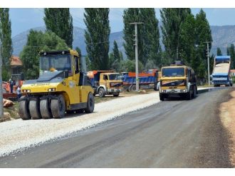 Büyükşehir Belediyesi Zümrütova Yolu Asfaltladı