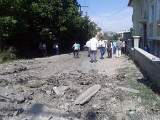 Van’da Askeri Aracın Geçişi Sırasında Patlama