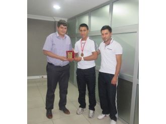 Destek Büyükşehir’den Başarı Sporculardan