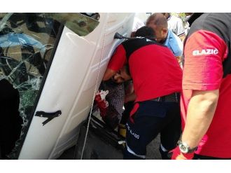 Beton Mikseri Devrildi, Sürücü Kabinde Sıkıştı