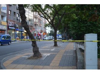 Trabzon’da Valilik Ve Emniyet Müdürlüğü Önünde Şüpheli Paket Alarmı