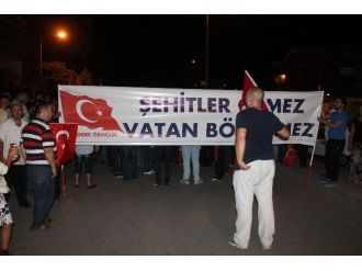 Başkent’te Şehitler İçin Dev Bayraklı Yürüyüş
