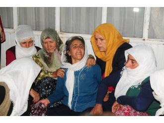 Şehidin Ailesi Kürtçe Ağıtlarla Feryat Etti