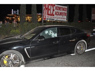Lüks Otomobile Silahlı Saldırı: 1 Ölü, 1 Yaralı!