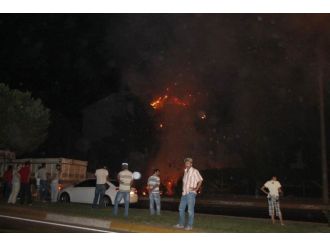 Okul Bahçesinde Korkutan Yangın