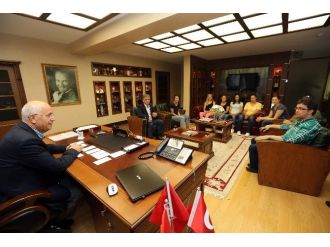 Yıldız Oyunculardan Başkan Yaşar’a İlk Ziyaret