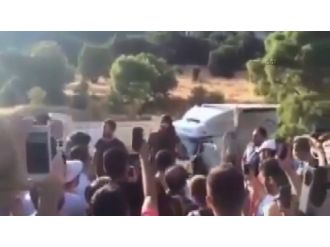 Karayolunu Kesen Teröristler Böyle Görüntülendi