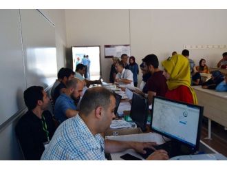 Düzce Üniversitesinde Kayıt Heyecanı Devam Ediyor