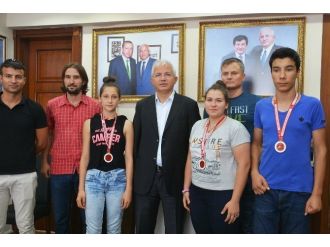 Kick Boks’ta Torbalı’nın Gururu Oldular