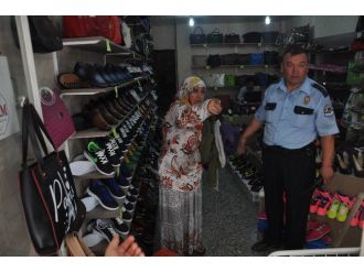 Çöp Evden Kamyonlar Dolusu Atık Çıktı