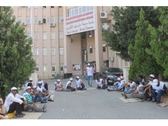 Belediye İşçilerinin Oturma Eylemi Sürüyor