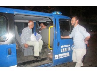 Fatih’te Kaybolan Adamın Yardımına Zabıta Koştu