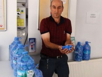 Mavi Kapaklarına Muhatap Buldu