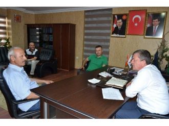 Ak Parti Trabzon İl Başkanı Haydar Revi Parti Binasında Düzenlediği Halk Günlerine Devam Ediyor