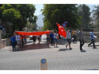 Fethiyeli Gençler Gönüllü Askerlik Başvurusu Yaptı