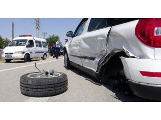 Aksaray’da İki Otomobil Çarpıştı: 5 Yaralı
