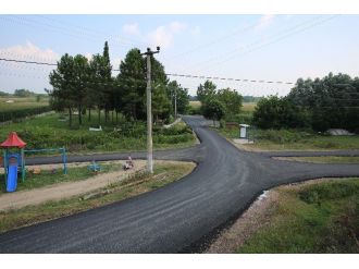 Adapazarı’nda 10 Günde 5 Mahalleye 14 Kilometrelik Asfalt