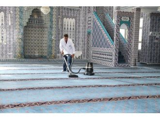 Odunpazarı Belediyesi Camileri Temizliyor