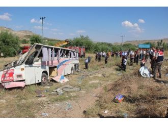 İşçileri Taşıyan Otobüs Devrildi: Çok Sayıda Yaralı