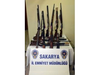 Sakarya’da Asayiş Uygulamasında Silah Ve Uyuşturucu Ele Geçirildi