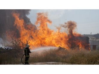 Kablo Fabrikasında Korkutan Yangın