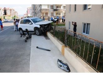 Çanakkale’de Trafik Kazası: 3 Yaralı