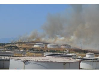 Tüpraş Yakınında Çıkan Yangın Korkuttu