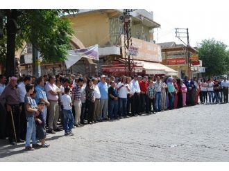 Esnaf Bu Kez ‘Barış’ İçin Kepenk Kapattı