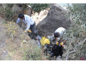 Nemrut Krater Gölü’nde Çevre Temizliği