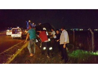 Yan Yatan Araçtaki Yolcu Yaralandı