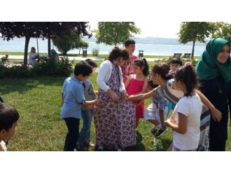 Küçükçekmeceli Çocuklar Geleneksel Oyunları Yaşatıyor