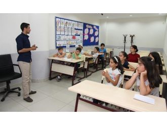 Bilgievlerinde, Yabancı Dil Kampı Başladı