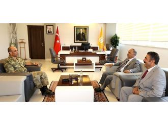 Yeni Komutan, Rektörü Ziyaret Etti