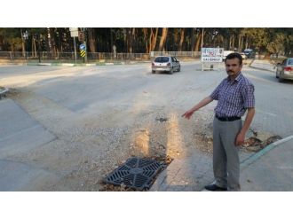 Hürriyet Caddesi Bir Aydır Trafiğe Kapalı