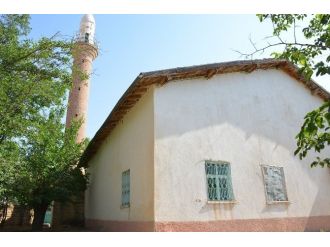 Yazıhan’da Unutulmuş Tarihi Cami