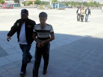 Kayseri’de Evlerinde Bomba Bulunan 2 Kardeş Gözaltına Alındı