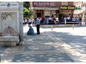 Durun Patlatmayın, O Çanta Benim !