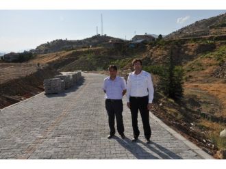 Sincik’de Mahalle Yolları Genişletiliyor