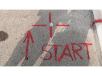 Mersin’deki Koşu Maratonu İçin Çivi Çakma Töreni Yapıldı