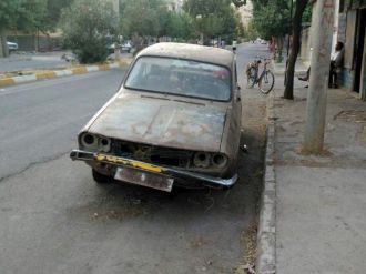 Terkedilmiş Otomobil Kaldırılmayı Bekliyor