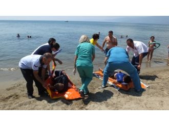 Vatandaşlar Sahildeki Tatbikatı Gerçek Sandı