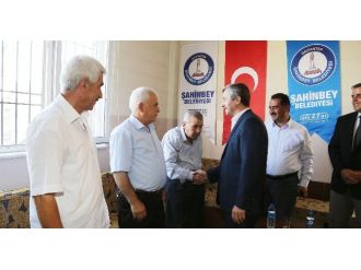 Belediye Başkanı Muhtarlarla Görüştü