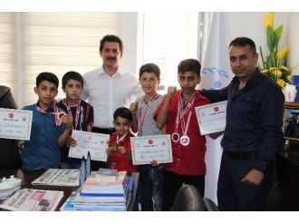 Şampiyon Sporculardan Müdür İnanç’a Ziyaret