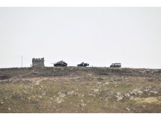 Sınıra Tanklar Konuşlandırıldı