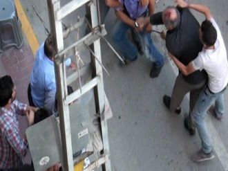 Van’da Demir Sopalı Kavga: 1 Yaralı